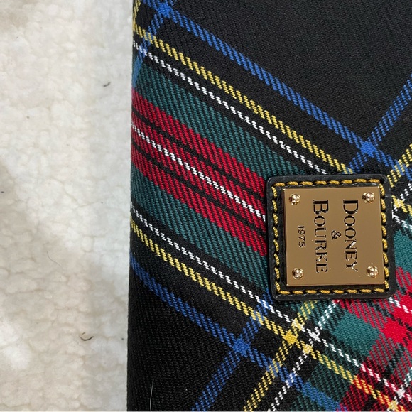 🆕 Dooney & Bourke Large Erica Hobo Shoulder Bag (Black)Tartan Plaid - Picture 4 of 7